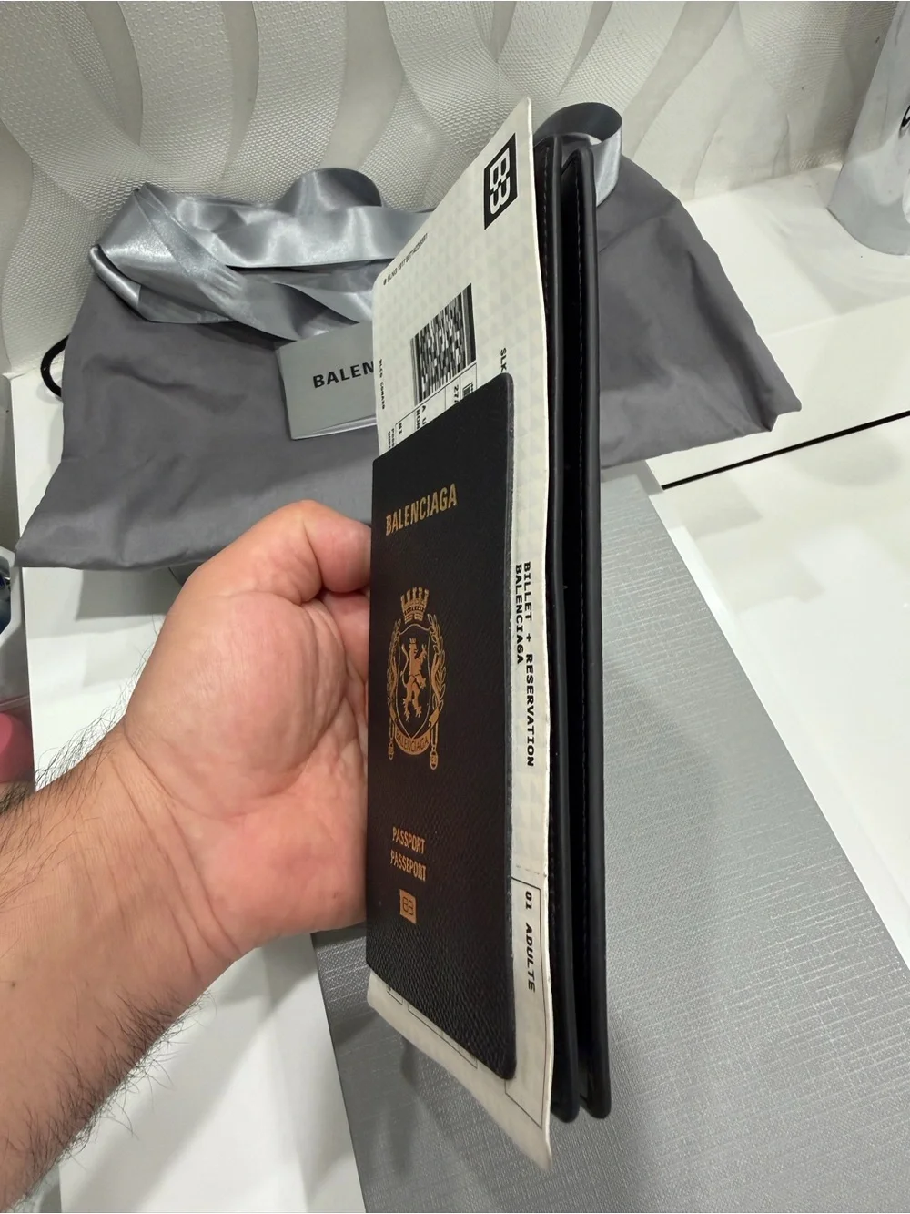MEN'S PASSPORT LONG WALLET 1 TICKET IN BLACK BALENCIAGA